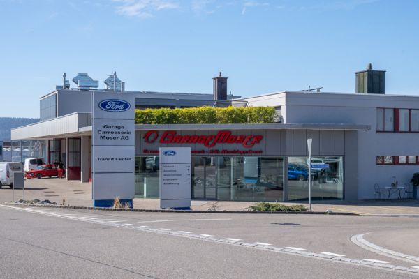Garage Moser Bild der Garage Moser von der Strasse aus fotografiert
