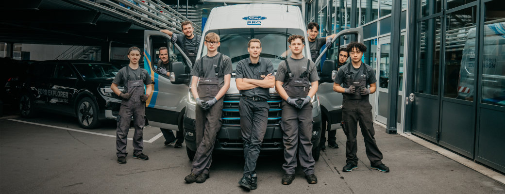 Ford Mobiler Service Van mit Team