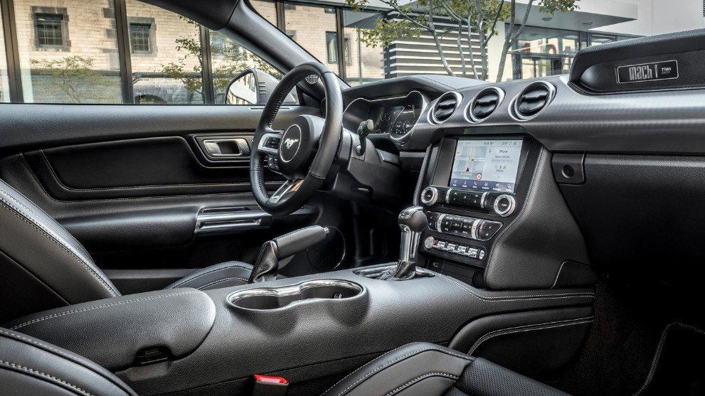 Ford Mustang all'interno