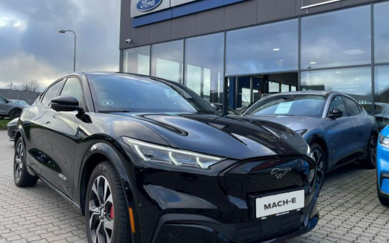 billede af ford bilhuset elmer facade