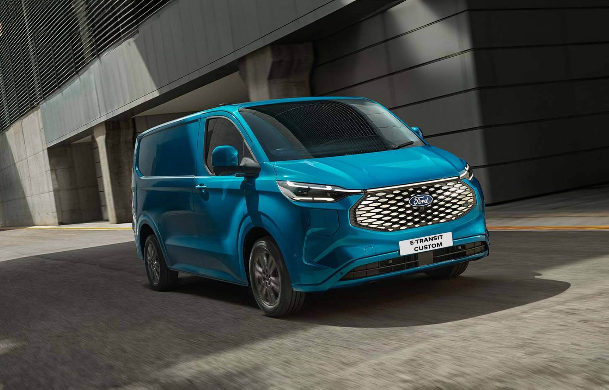 E-Transit Custom bleu vue arrière