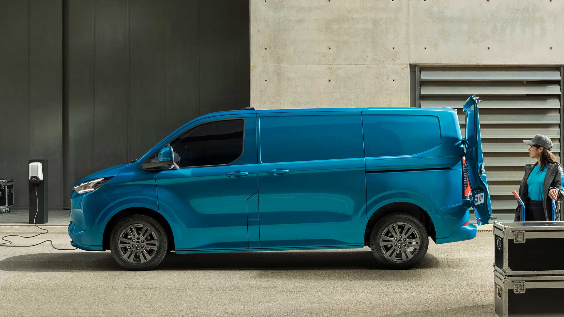 Ford E-Transit Custom vue de côté