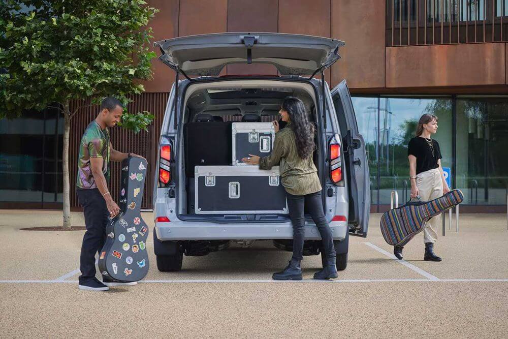 Ford Tourneo Custom espace de rangement
