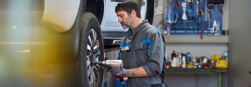 Ford service og reparationer