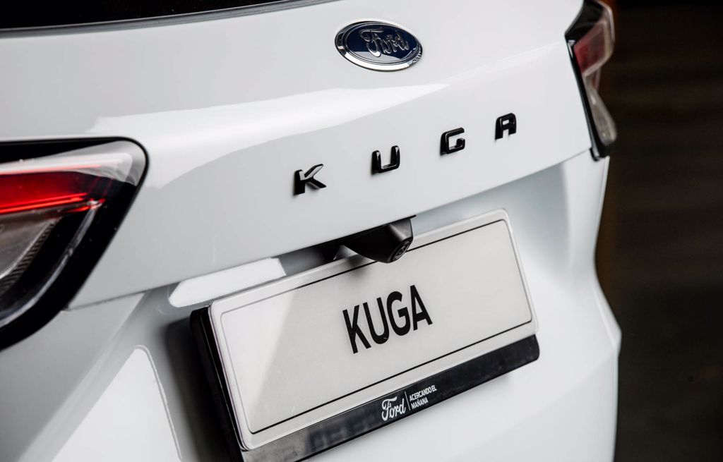 Ford Kuga Plug-In Hybrid sidder tungt på førstepladsen