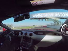 Kom bag rattet af den nye Ford Mustang V8