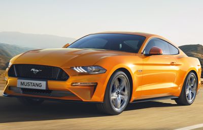 Yksi Mustang. Kaksi tehokasta moottoria.
