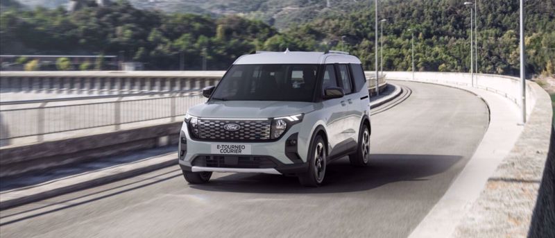 Uusi Ford E-Tourneo Courier – Tule koeajolle ja hyödynnä huippuedut!