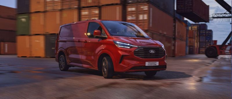 Uusi Transit Custom PHEV – Hyödynnä edullinen 0,99 % + kulut rahoitus