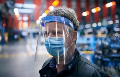 Ford käynnistää Euroopan tuotannon asteittain ja ottaa käyttöön laajat toimenpiteet työntekijöiden suojaamiseksi