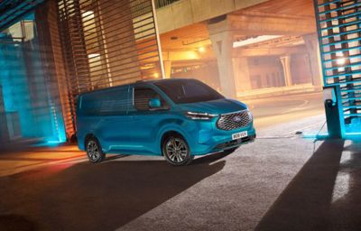 Täysin uusi Ford E-Transit Custom: täyssähköinen vallankumous eurooppalaisille yrityksille