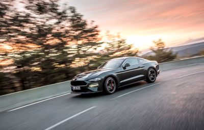 Ford Mustang juhlii syntymäpäiväänsä maailman myydyimpänä urheiluautona
