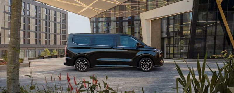 Ford E-Tourneo Custom – Hyödynnä edullinen 0,99 % + kulut rahoitus