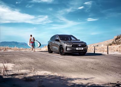 Uusi Black Package -varustepaketti tuo Ford Kugaan näyttävää tyyliä