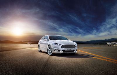 Ford Mondeo Hybrid tarjoaa tehoa ja polttoainetaloudellisuutta