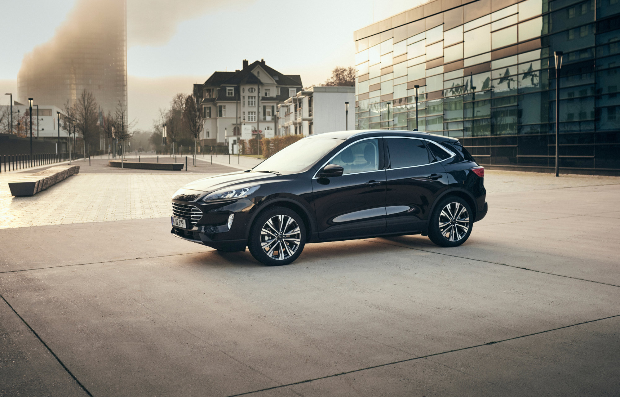 Uuden Ford Kuga täyshybridin tuotanto käynnistyy