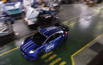 Le Ford Puma Rally1 de M-Sport mène la charge pour célébrer le cap du million de Ford produites à l’usine de Craiova en Roumanie