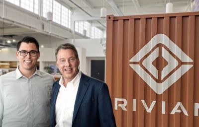 Ford annonce un investissement de **500 millions de dollars** pour un tout nouveau véhicule **100% électrique** en partenariat avec **Rivian**