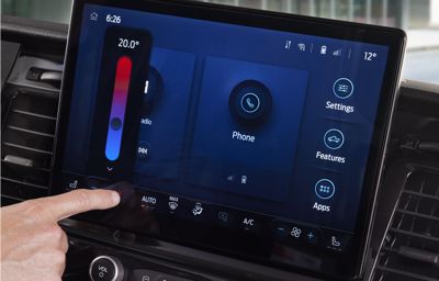 Le Ford Transit renforce son leadership technologique avec de toutes nouvelles fonctions connectées, SYNC 4 et de nombreuses aides à la conduite de série