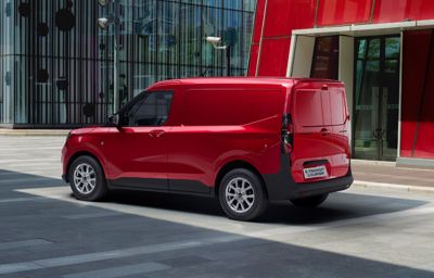 SOLAR ENERGY AND ADVANCED AI HELP BUILD ALL-NEW FORD TRANSIT CUSTOM AT FORD OTOSAN’S ‘PLANT OF THE FUTURE’