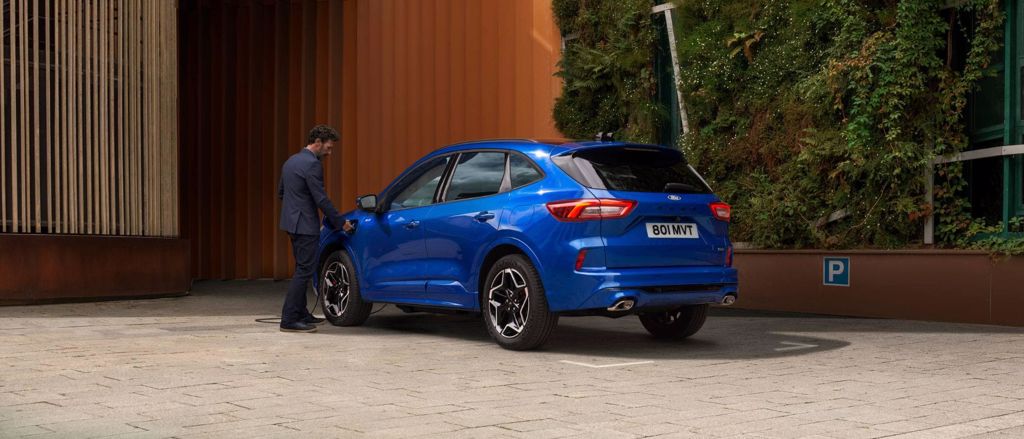 Ford Kuga PHEV opladen