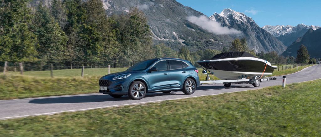 Ford Accessoires - Kuga met aanhanger voor boot