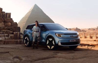 Ford og Lexie Alford gjenskaper historisk jorda rundt-reise i nye 5-seters elektriske Ford Explorer