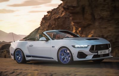 Ford Mustang dominerer fortsatt det årlige sportsbilssalget globalt og i USA