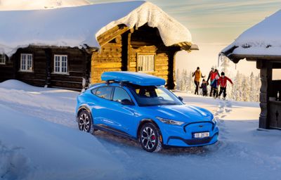 Ford introduserer LFP-batterier i Mustang Mach-E og øker sin batteriproduksjonskapasitet