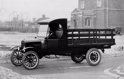 Ford TT – pradziadek modelu Transit. Tak powstał pierwszy samochód dostawczy