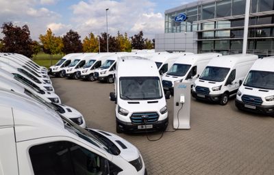 Elektryczny Ford w firmie – fakty i mity. Dlaczego warto przejść na prąd?