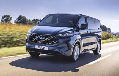 Nowy Ford Tourneo Custom, dziewięć miejsc siedzących, zaawansowane systemy i wysoki komfort