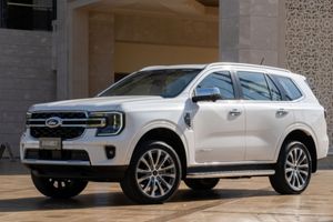 Everest Limited image of ford everest limited